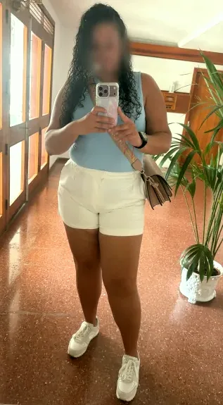 Camilla, 33 anni